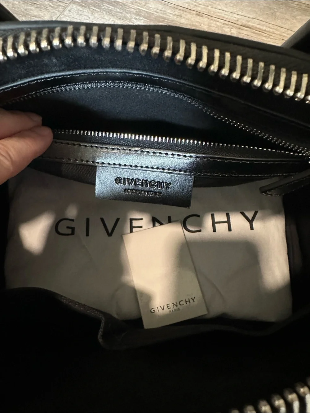 Givenchy Black Leather Antigona Lage Satchel with Shoulder Strap